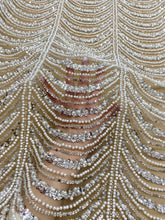 Dantela Couture Argintie pe Tulle Nude cu Model Geometric, cu Perle, Margele si Paiete